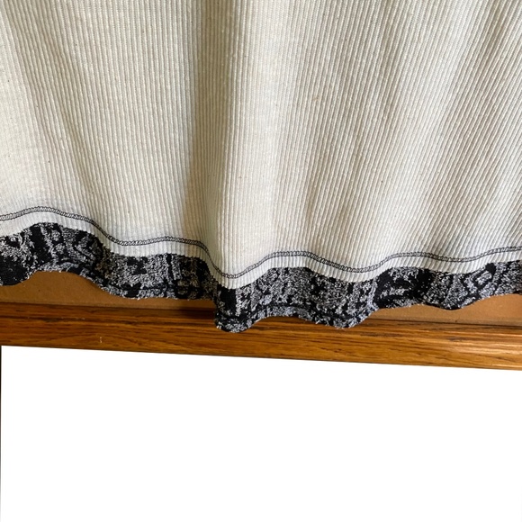 Maurices Long Sleeve Top Size XL - Picture 3 of 8